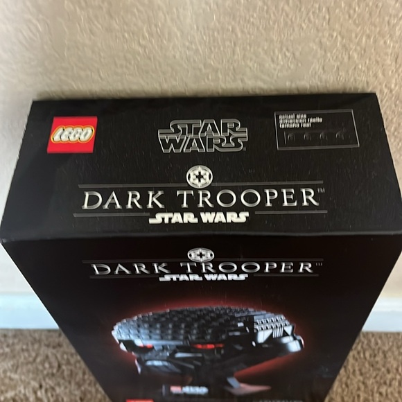 LEGO Star Wars Dark Trooper Helmet - Picture 3 of 3